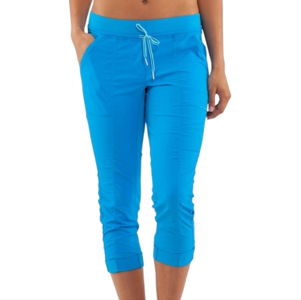 Lululemon Street To Studio Crop Women 6 Blue Athleisure Yoga